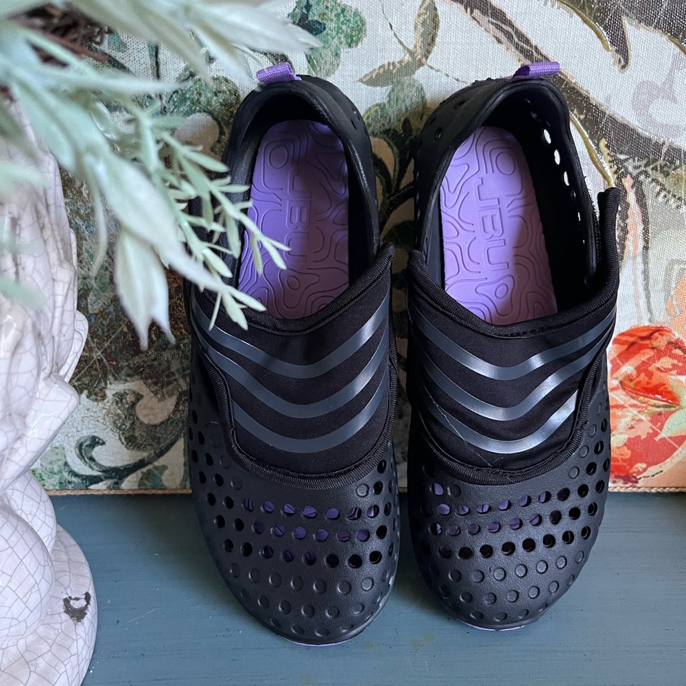 LIKE NEW JBU WATER SHOES - Picture 2 of 6